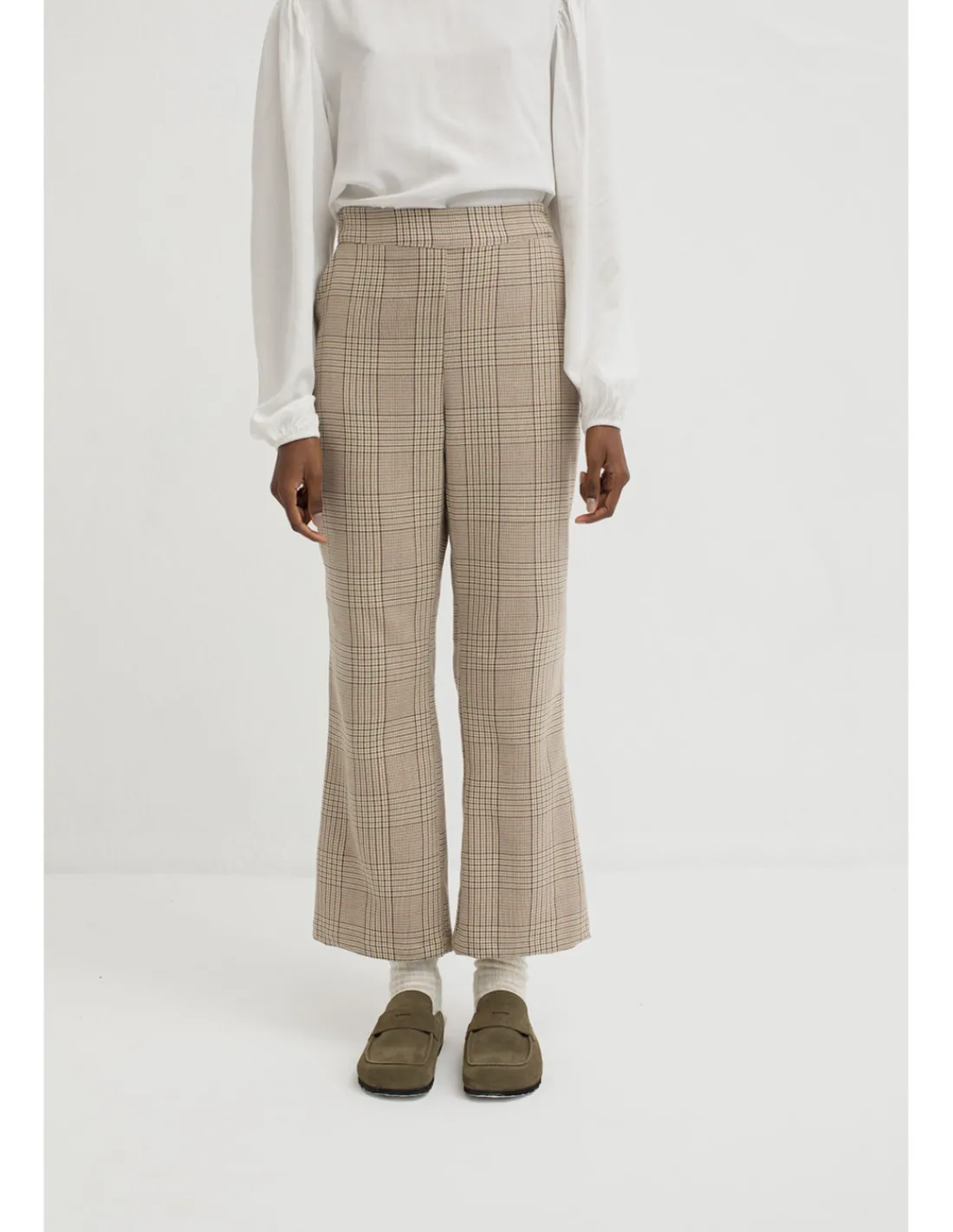 pantaln_pisuerga_2.webp Sale PANTALÓN PISUERGA Pantalones